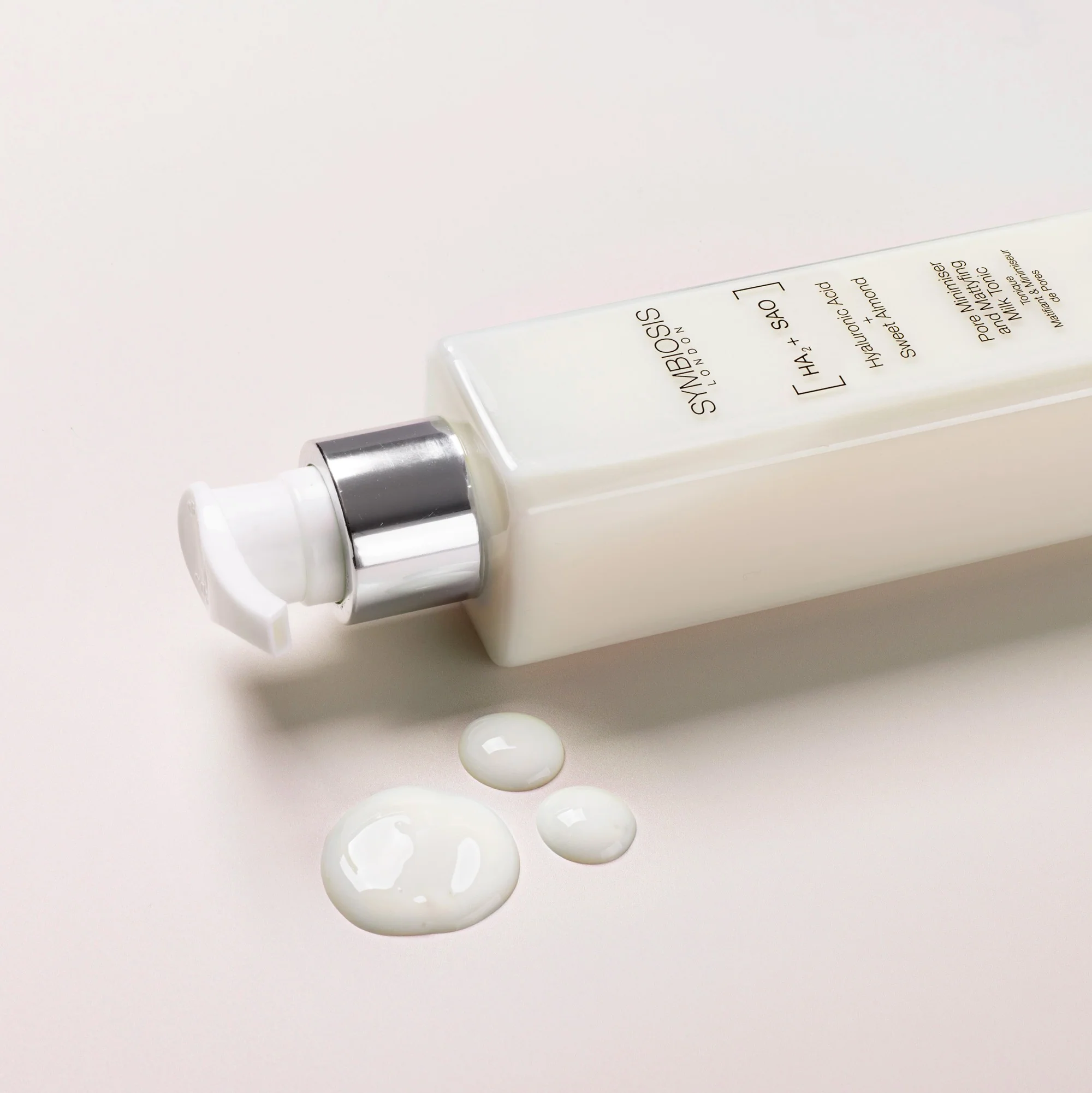 [Hyaluronic Acid + Sweet Almond] - Pore Minimiser & Mattifying Milk Tonic - Image 2